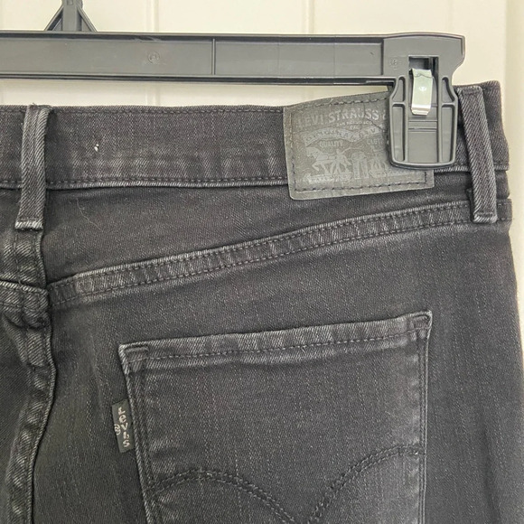 EUC | Levi’s 311 Shaping Skinny women’s black denim jeans — size 30 - Picture 7 of 9